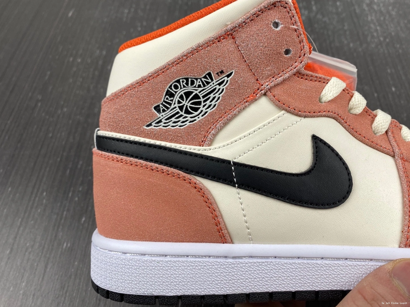 Jordan DV1336-800 Mid (GS) SE Suede Orange 1 - 0911